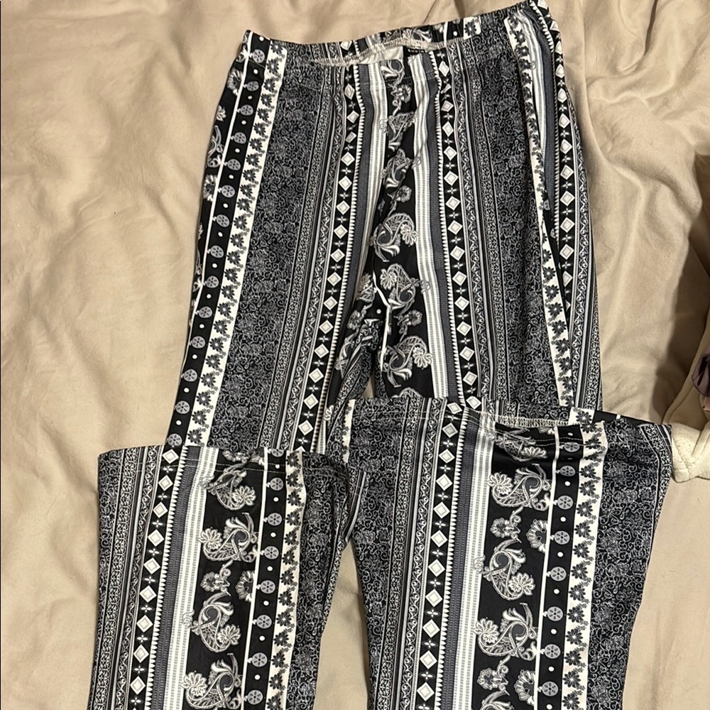 Black and White Patterned Women's Flare Pants